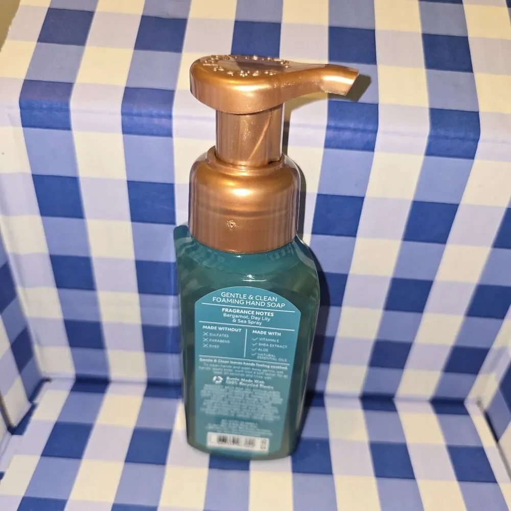 Bath & Body Works TURQUOISE WATER Gentle Foaming Hand Soap 8.75oz NEW